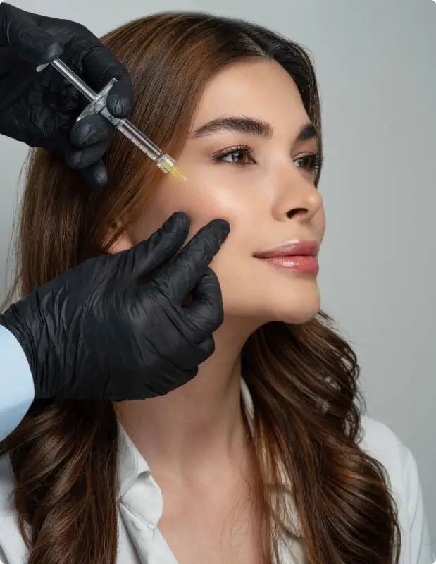 Explicación visual del procedimiento de tratamiento con Sculptra a cargo del Dr. Patricio Canepa